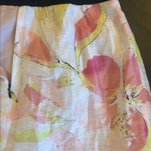 LOFT Floral Skirt - Picture 4 of 4